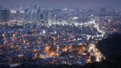 freeok追剧也很卷日韩剧封面，展示韩国首尔城市背景与青春人物，画面明亮清新
